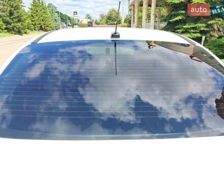 Белый Форд Фокус, объемом двигателя 2 л и пробегом 178 тыс. км за 9299 $, фото 128 на Automoto.ua