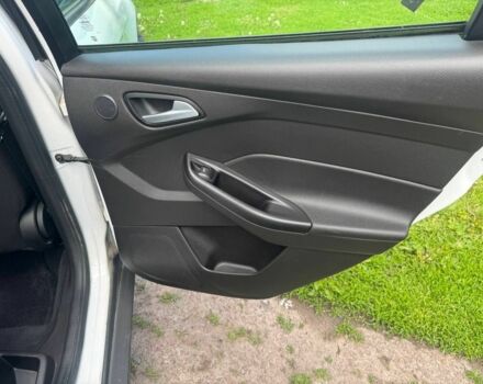 Белый Форд Фокус, объемом двигателя 2 л и пробегом 240 тыс. км за 7000 $, фото 11 на Automoto.ua