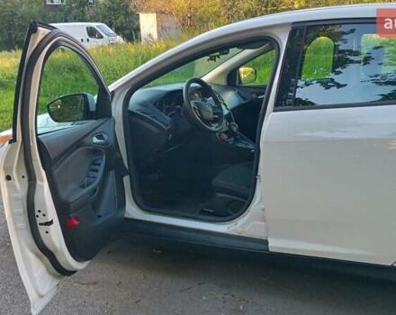 Білий Форд Фокус, об'ємом двигуна 2 л та пробігом 139 тис. км за 8900 $, фото 2 на Automoto.ua