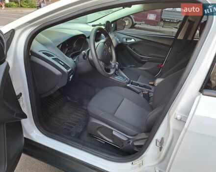 Білий Форд Фокус, об'ємом двигуна 2 л та пробігом 79 тис. км за 9700 $, фото 5 на Automoto.ua