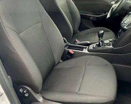 Белый Форд Фокус, объемом двигателя 1.6 л и пробегом 93 тыс. км за 9500 $, фото 12 на Automoto.ua