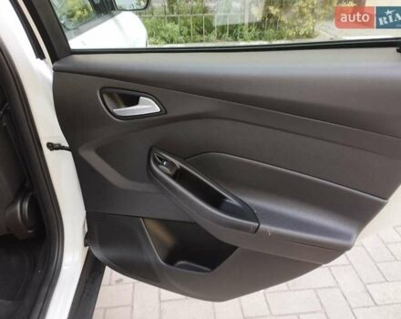 Форд Фокус 2017 у Запоріжжя на Automoto.ua Білий Форд Фокус, об'ємом двигуна 2 л та пробігом 58 тис. км за 9600 $, фото 18 на Automoto.ua