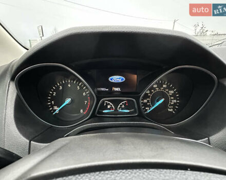 Белый Форд Фокус, объемом двигателя 2 л и пробегом 117 тыс. км за 7900 $, фото 9 на Automoto.ua