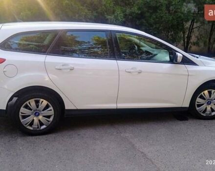 Белый Форд Фокус, объемом двигателя 1 л и пробегом 127 тыс. км за 9000 $, фото 3 на Automoto.ua