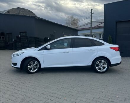 Форд Фокус 2017 в Черновцах на Automoto.ua Белый Форд Фокус, объемом двигателя 1.6 л и пробегом 61 тыс. км за 8900 $, фото 2 на Automoto.ua