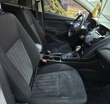 Форд Фокус 2017 в Калуше на Automoto.ua Белый Форд Фокус, объемом двигателя 2 л и пробегом 162 тыс. км за 8500 $, фото 7 на Automoto.ua