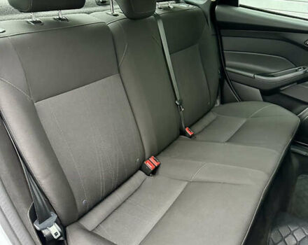 Белый Форд Фокус, объемом двигателя 2 л и пробегом 137 тыс. км за 8700 $, фото 24 на Automoto.ua