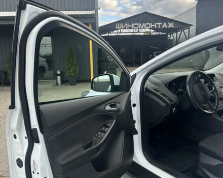 Белый Форд Фокус, объемом двигателя 1.6 л и пробегом 61 тыс. км за 8900 $, фото 8 на Automoto.ua