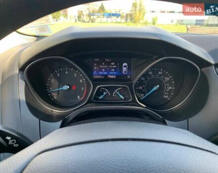 Белый Форд Фокус, объемом двигателя 0 л и пробегом 240 тыс. км за 8500 $, фото 3 на Automoto.ua