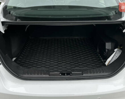 Білий Форд Фокус, об'ємом двигуна 2 л та пробігом 168 тис. км за 9000 $, фото 6 на Automoto.ua