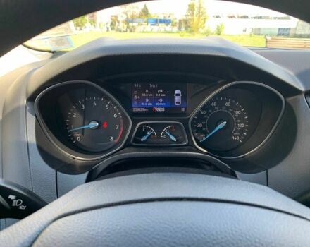 Белый Форд Фокус, объемом двигателя 2 л и пробегом 240 тыс. км за 7000 $, фото 2 на Automoto.ua