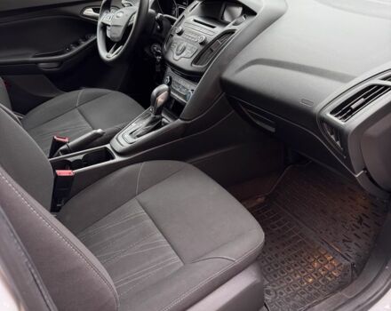 Белый Форд Фокус, объемом двигателя 2 л и пробегом 129 тыс. км за 8200 $, фото 7 на Automoto.ua