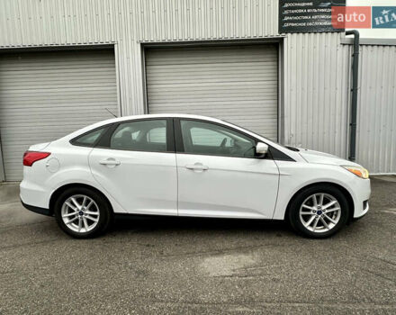 Белый Форд Фокус, объемом двигателя 2 л и пробегом 137 тыс. км за 8700 $, фото 3 на Automoto.ua