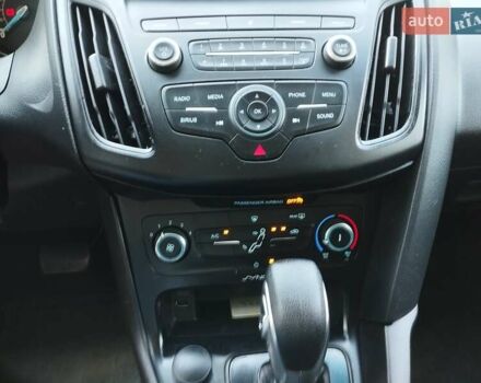 Форд Фокус 2017 у Запоріжжя на Automoto.ua Білий Форд Фокус, об'ємом двигуна 2 л та пробігом 58 тис. км за 9600 $, фото 27 на Automoto.ua