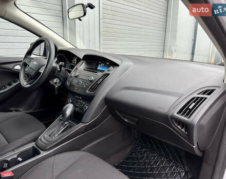 Білий Форд Фокус, об'ємом двигуна 2 л та пробігом 137 тис. км за 8400 $, фото 15 на Automoto.ua