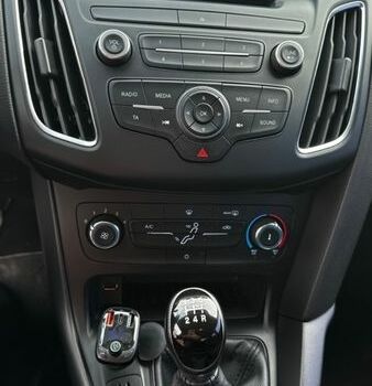 Білий Форд Фокус, об'ємом двигуна 1.6 л та пробігом 97 тис. км за 9500 $, фото 37 на Automoto.ua