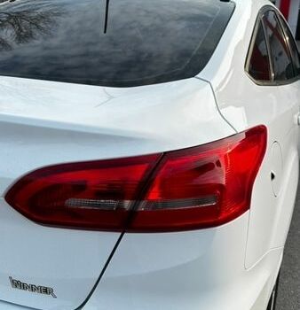 Білий Форд Фокус, об'ємом двигуна 1.6 л та пробігом 97 тис. км за 9500 $, фото 32 на Automoto.ua