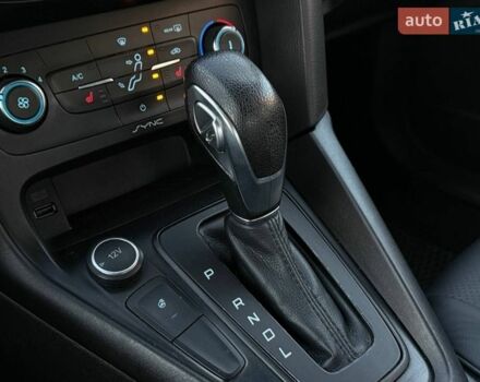 Білий Форд Фокус, об'ємом двигуна 2 л та пробігом 126 тис. км за 9790 $, фото 17 на Automoto.ua