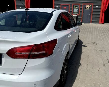 Белый Форд Фокус, объемом двигателя 2 л и пробегом 240 тыс. км за 7000 $, фото 15 на Automoto.ua