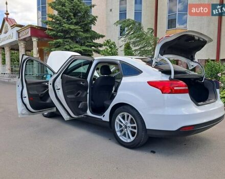 Белый Форд Фокус, объемом двигателя 2 л и пробегом 178 тыс. км за 9299 $, фото 52 на Automoto.ua