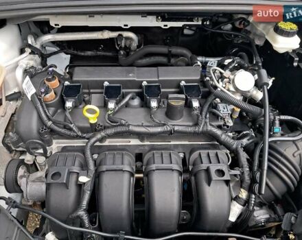 Белый Форд Фокус, объемом двигателя 2 л и пробегом 178 тыс. км за 9299 $, фото 6 на Automoto.ua