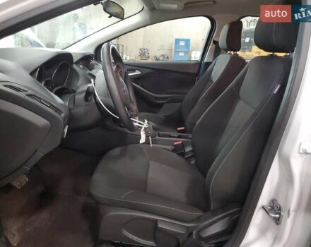 Білий Форд Фокус, об'ємом двигуна 2 л та пробігом 78 тис. км за 1400 $, фото 6 на Automoto.ua