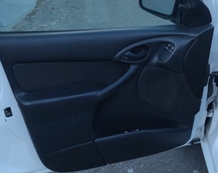 Белый Форд Фокус, объемом двигателя 1 л и пробегом 310 тыс. км за 3150 $, фото 5 на Automoto.ua