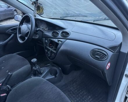 Белый Форд Фокус, объемом двигателя 0 л и пробегом 200 тыс. км за 680 $, фото 4 на Automoto.ua