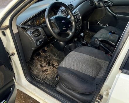 Білий Форд Фокус, об'ємом двигуна 1.6 л та пробігом 450 тис. км за 2450 $, фото 3 на Automoto.ua