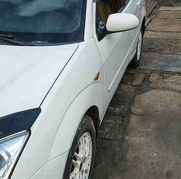 Белый Форд Фокус, объемом двигателя 1.8 л и пробегом 300 тыс. км за 3200 $, фото 2 на Automoto.ua