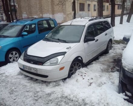 Белый Форд Фокус, объемом двигателя 2 л и пробегом 300 тыс. км за 2400 $, фото 7 на Automoto.ua