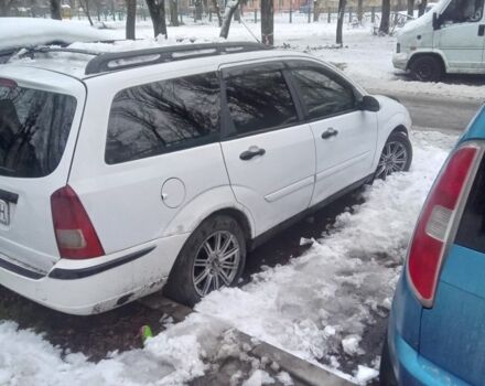 Белый Форд Фокус, объемом двигателя 2 л и пробегом 300 тыс. км за 2400 $, фото 1 на Automoto.ua