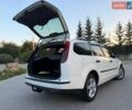 Белый Форд Фокус, объемом двигателя 1.6 л и пробегом 256 тыс. км за 3500 $, фото 16 на Automoto.ua