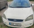 Белый Форд Фокус, объемом двигателя 1.6 л и пробегом 450 тыс. км за 1200 $, фото 1 на Automoto.ua