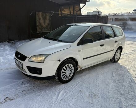 Белый Форд Фокус, объемом двигателя 1.6 л и пробегом 300 тыс. км за 2300 $, фото 1 на Automoto.ua