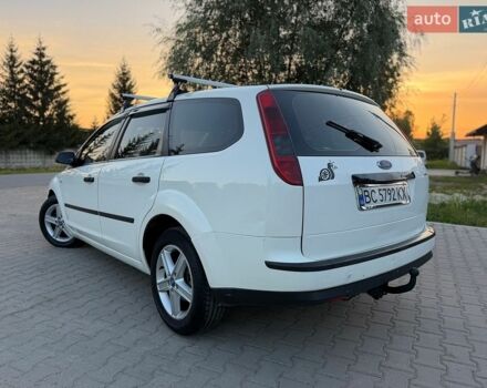 Белый Форд Фокус, объемом двигателя 1.6 л и пробегом 256 тыс. км за 3500 $, фото 9 на Automoto.ua