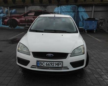Белый Форд Фокус, объемом двигателя 1.6 л и пробегом 281 тыс. км за 4200 $, фото 1 на Automoto.ua