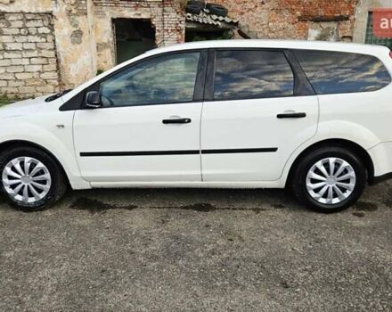 Белый Форд Фокус, объемом двигателя 1.6 л и пробегом 295 тыс. км за 3300 $, фото 5 на Automoto.ua