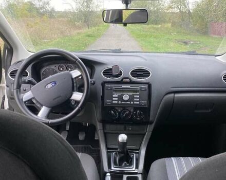 Белый Форд Фокус, объемом двигателя 1.6 л и пробегом 250 тыс. км за 4650 $, фото 5 на Automoto.ua