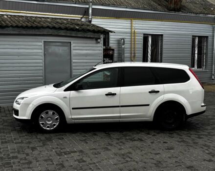 Белый Форд Фокус, объемом двигателя 1.6 л и пробегом 287 тыс. км за 4500 $, фото 3 на Automoto.ua