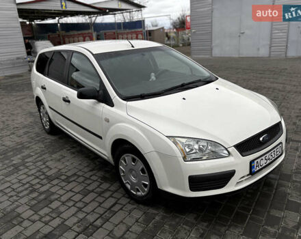 Белый Форд Фокус, объемом двигателя 1.6 л и пробегом 287 тыс. км за 4500 $, фото 6 на Automoto.ua