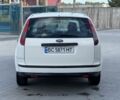 Белый Форд Фокус, объемом двигателя 1.6 л и пробегом 300 тыс. км за 2999 $, фото 2 на Automoto.ua