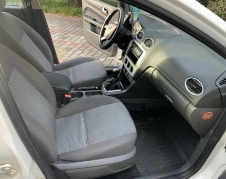 Білий Форд Фокус, об'ємом двигуна 1.6 л та пробігом 280 тис. км за 3600 $, фото 6 на Automoto.ua