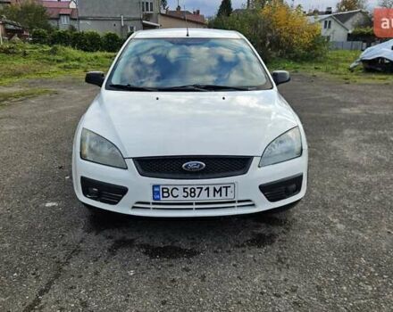 Белый Форд Фокус, объемом двигателя 1.6 л и пробегом 295 тыс. км за 3300 $, фото 4 на Automoto.ua