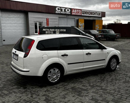 Белый Форд Фокус, объемом двигателя 1.6 л и пробегом 287 тыс. км за 4500 $, фото 7 на Automoto.ua