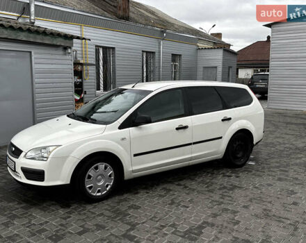 Белый Форд Фокус, объемом двигателя 1.6 л и пробегом 287 тыс. км за 4500 $, фото 4 на Automoto.ua