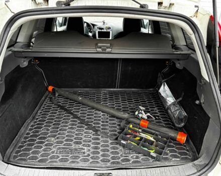 Белый Форд Фокус, объемом двигателя 1.6 л и пробегом 287 тыс. км за 4500 $, фото 10 на Automoto.ua