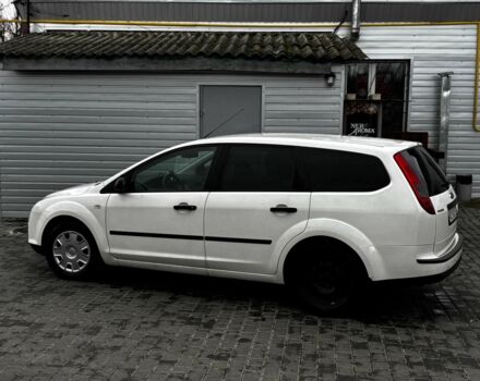 Белый Форд Фокус, объемом двигателя 1.6 л и пробегом 287 тыс. км за 4500 $, фото 2 на Automoto.ua