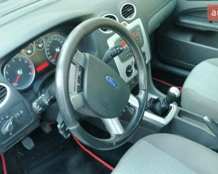 Белый Форд Фокус, объемом двигателя 1.39 л и пробегом 271 тыс. км за 5000 $, фото 3 на Automoto.ua