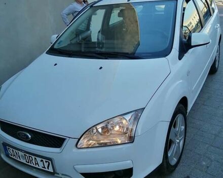 Белый Форд Фокус, объемом двигателя 1.39 л и пробегом 271 тыс. км за 5000 $, фото 6 на Automoto.ua